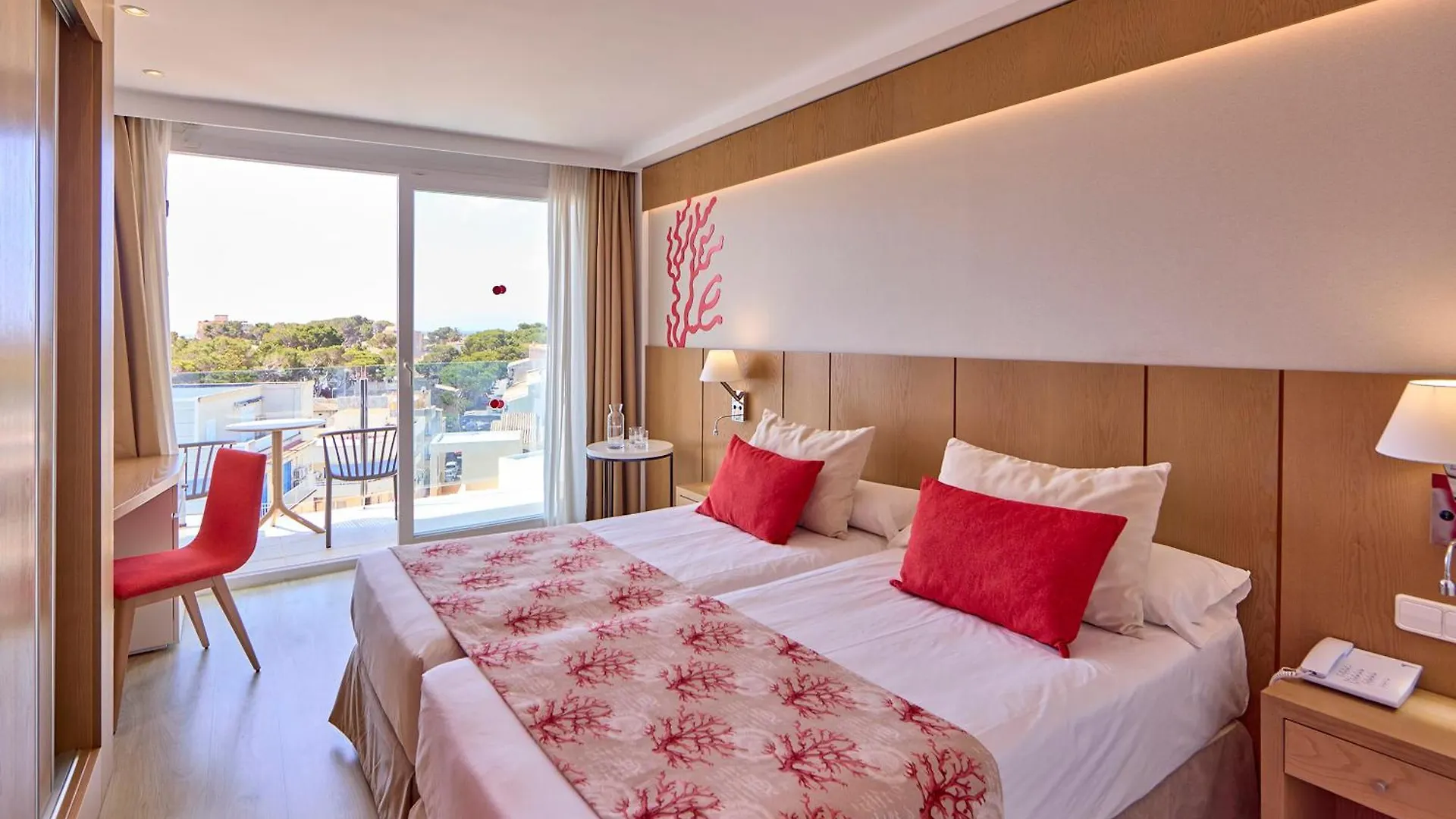 Universal Hotel Perla S'Illot  4*, S'Illot (Mallorca)