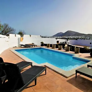 https://casa-natura-san-bartolome-de-tirajana.in-canary-islands.com